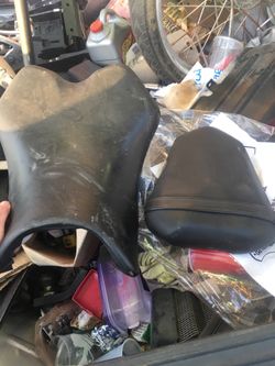 2010 Yamaha r1 front and rear seats