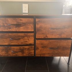 Cloth Dresser