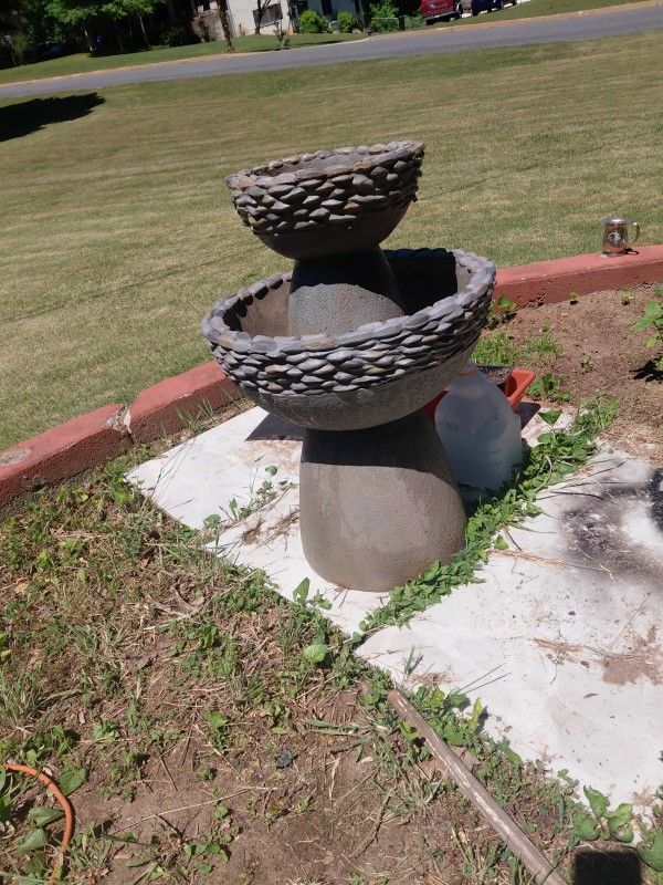 Water fountain/birdbath