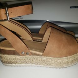 Wedge Sandel Size 7 Used