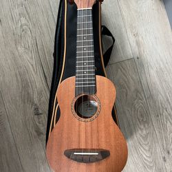 Donner  Ukulele With Case