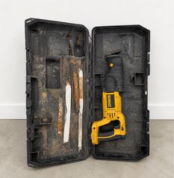 DeWalt DC385 18V Cordless Reciprocating Saw / Sawzall + Case – Working