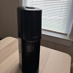 Soda Stream Machine (gently used)