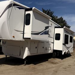 2010 heartland Bighorn