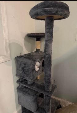 Cat scratch tree with free litter box