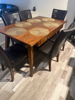 LARGE DINING ROOM OR KITCHEN SIGNATURE TABLE (6) LEATHER BROWN CHAIRS