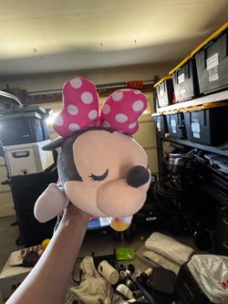 Big minnie plushie