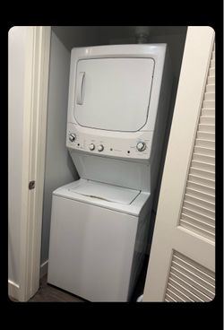 GE Washer Dryer Combo (Stacked Unit) Gas