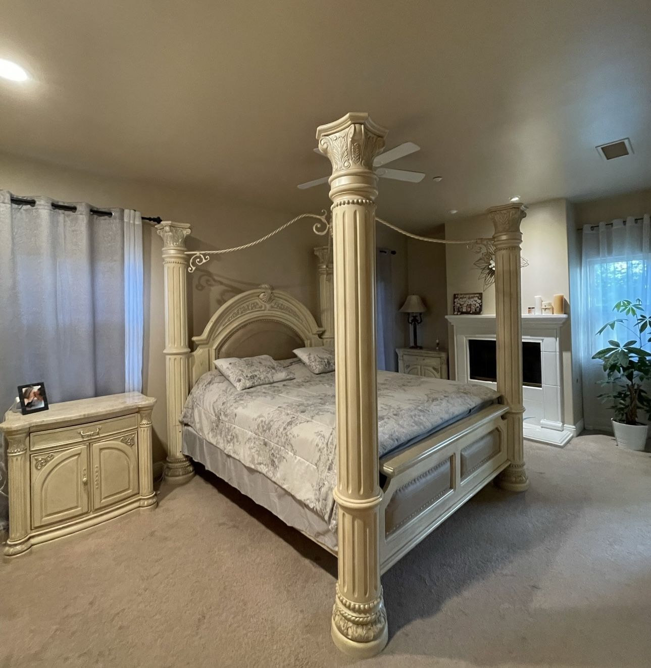 Monte Carlo Cal King Bedroom Set