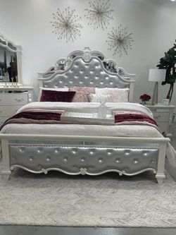 Glamorous Boudoir Queen Bed/Bedroom Set on Sale