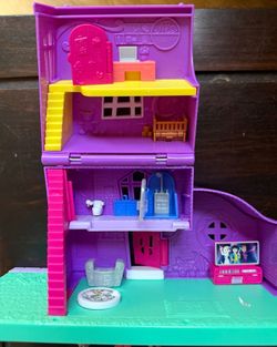 Polly Pocket Play Set & Figurines
