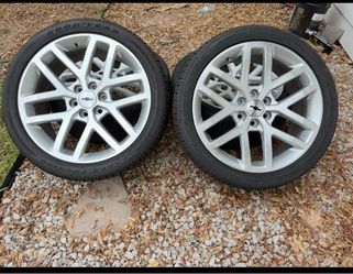 Rims and tires 22 on low pros Silverado Sierra Yukon Tahoe suburban avalanche Escalade 6 lugs