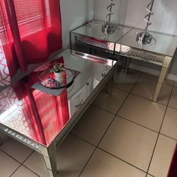 Beautiful Mirror Coffee Tables Whit The Ends 