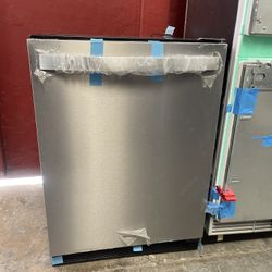 New Whirlpool 24” Undercounter Fridge Stainless Steel 