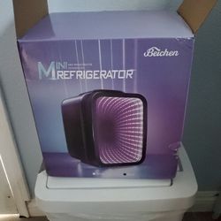 Beichen LED Mini Fridge