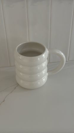 white bubble mug