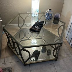 Glass Heavy , Coffee Table 