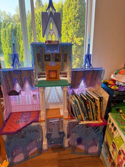 Free – Disney Frozen Arendelle Castle Dollhouse