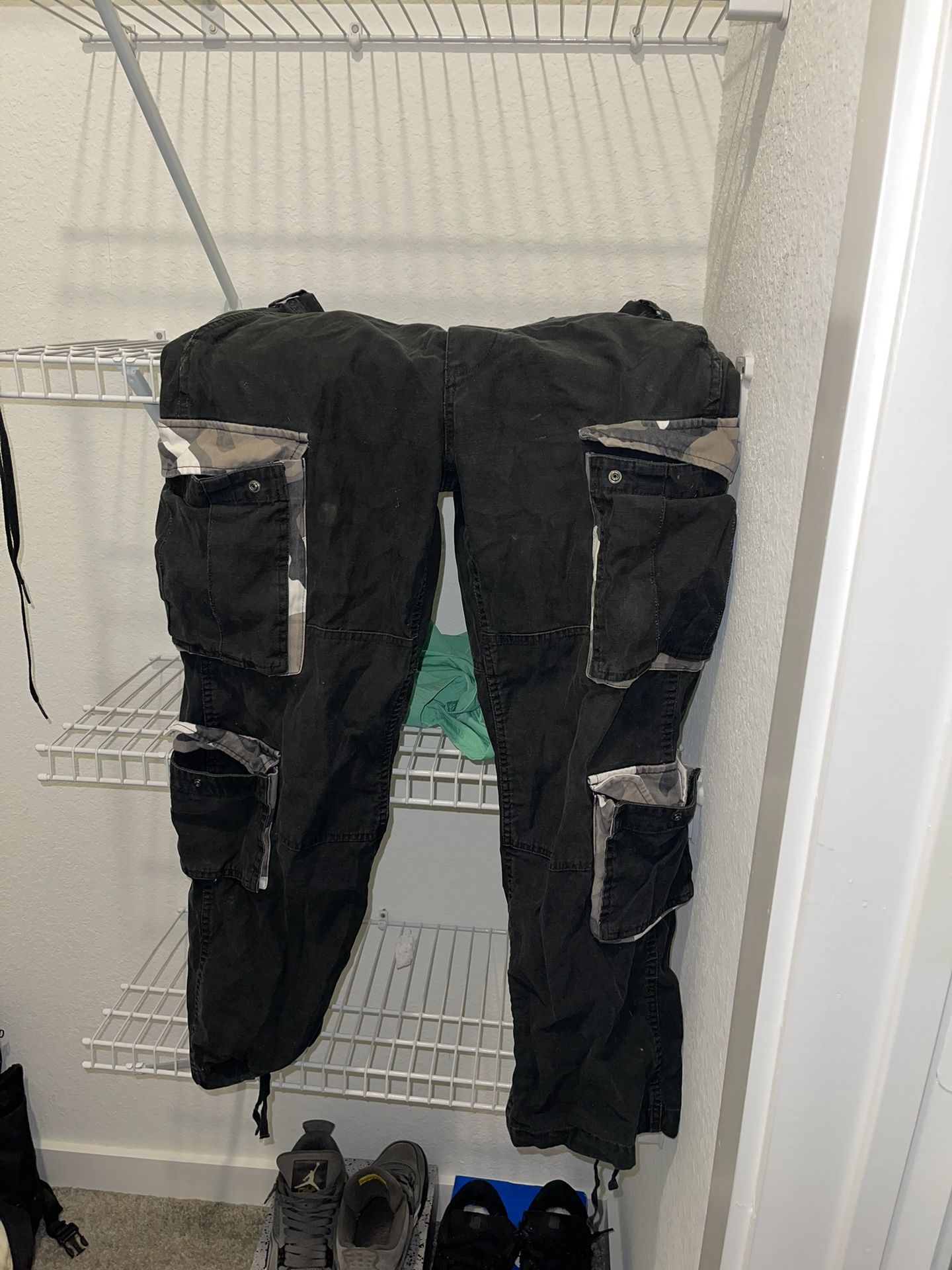 SUPREME CARGOS