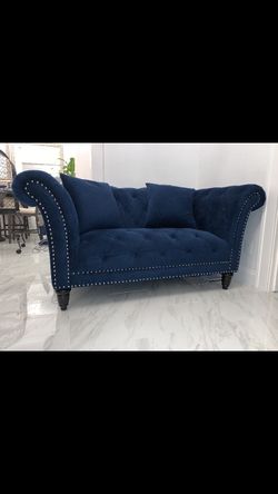 Brand new loveseat ( never been used)