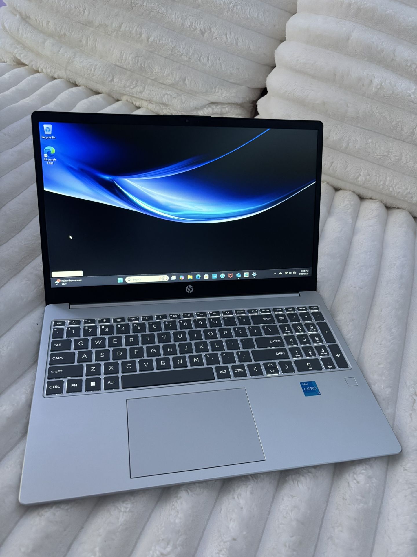 !!GREAT DEAL!!HP Laptop 15, 15.6", Natural silver*!!(Retails for $819.99)!!*