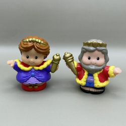Vintage 2002 Fisher Price Little People Lil Kingdom Castle Royal King & Queen Figures