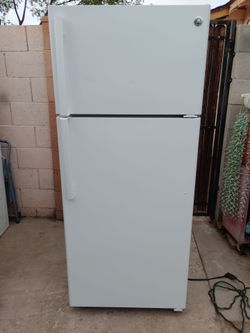 White GE 2 top freezer fridge