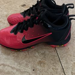 Nike Cleats (hot pink) Kids 