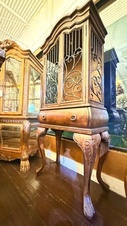 High-End Ornate Traditional Accent / Wine Cabinet