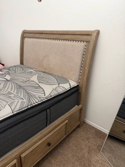 Queen size bed