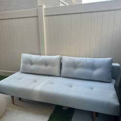  Couch 