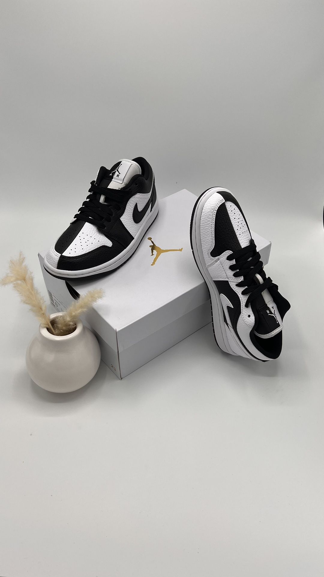 Air Jordan 1 Low White / Black-White 