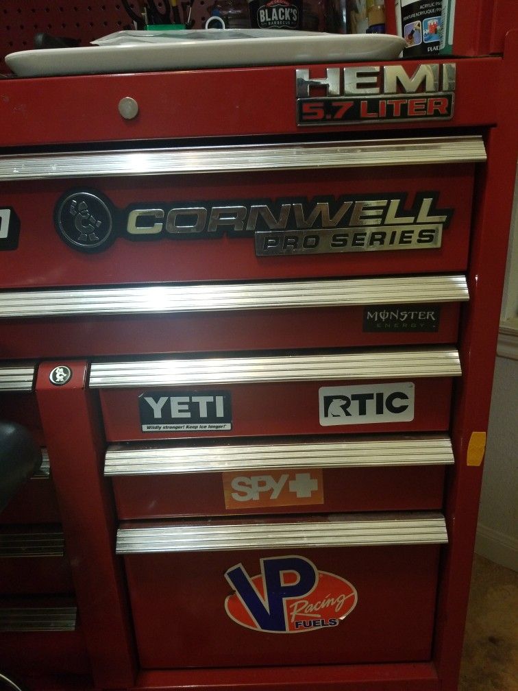 Cornwell Tool Box Pro Series With Hutch for Sale in San Antonio, TX