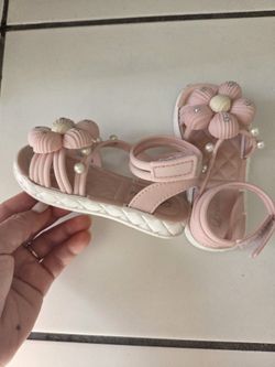 Girl Shoe Size 6