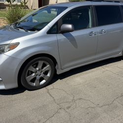 2014 Toyota Sienna