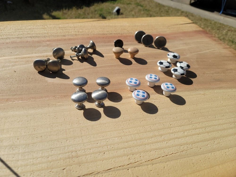 Dresser Knobs