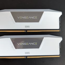 Corsair Vengeance RGB DDR5 32GB (2×16GB) 6000MHz – Like New