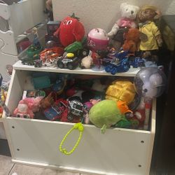 Toys For Sale Each 5 Pucks You Look Though Pick Ones You Want Dog Though Toy Box Sale Each 5 Bucks 