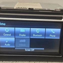 OEM 2012-17  TOYOTA PRIUS C TOUCH SCREEN AM FM RADIO RECEIVER 86140-52320 Tested