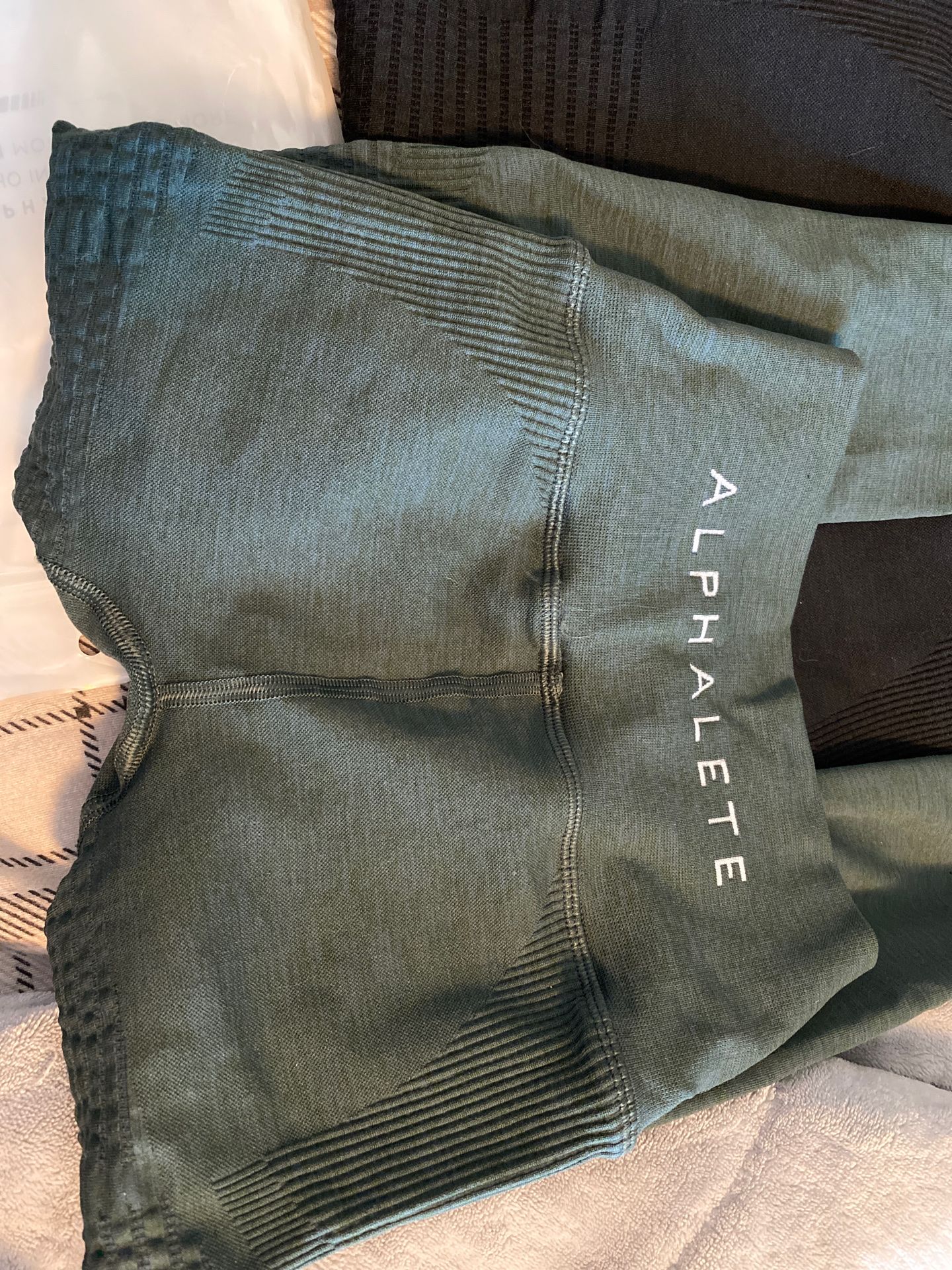 Alphalete leggings