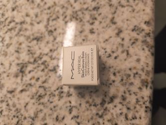 MAC hyper real moisturizing cream