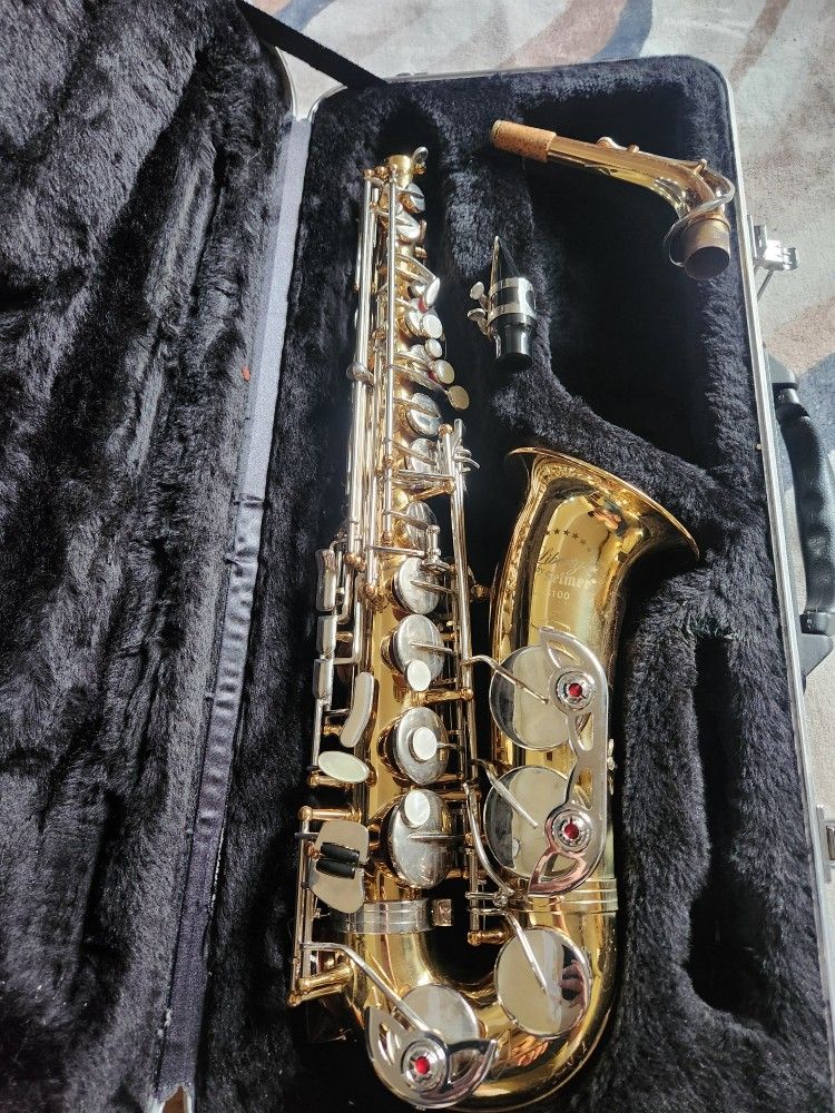 Saxophone