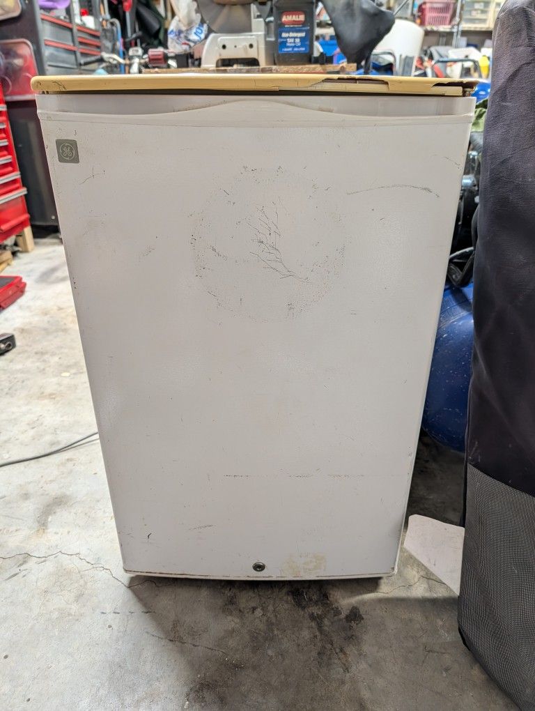 GE Mini Fridge Works Fine