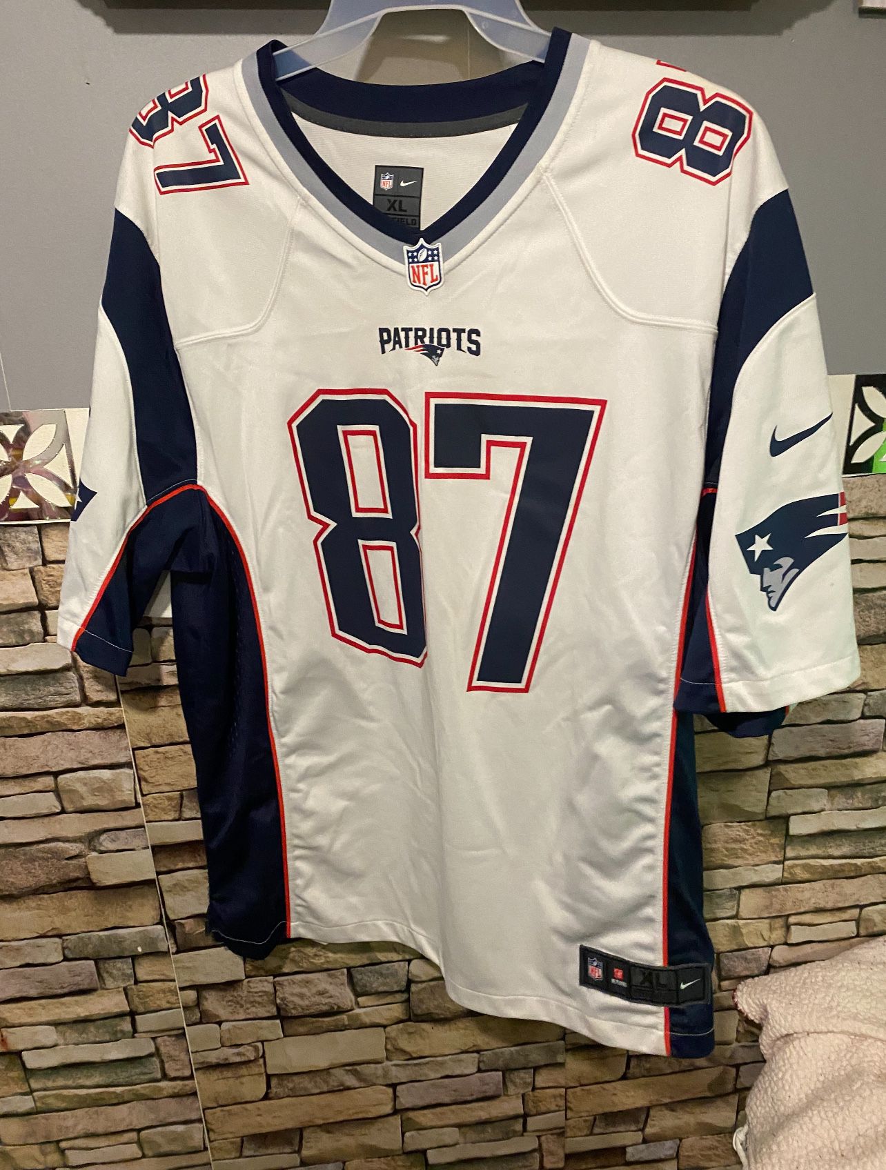 Gronkowski white Patriots jersey XL 