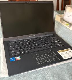 ASUS - Vivobook 14 14" FHD Laptop - Intel Core i5 - 12GB Memory - 256GB SSD