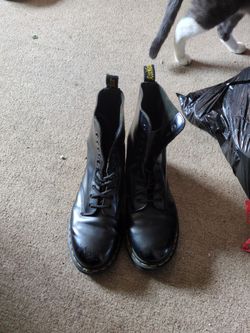 Combat boots