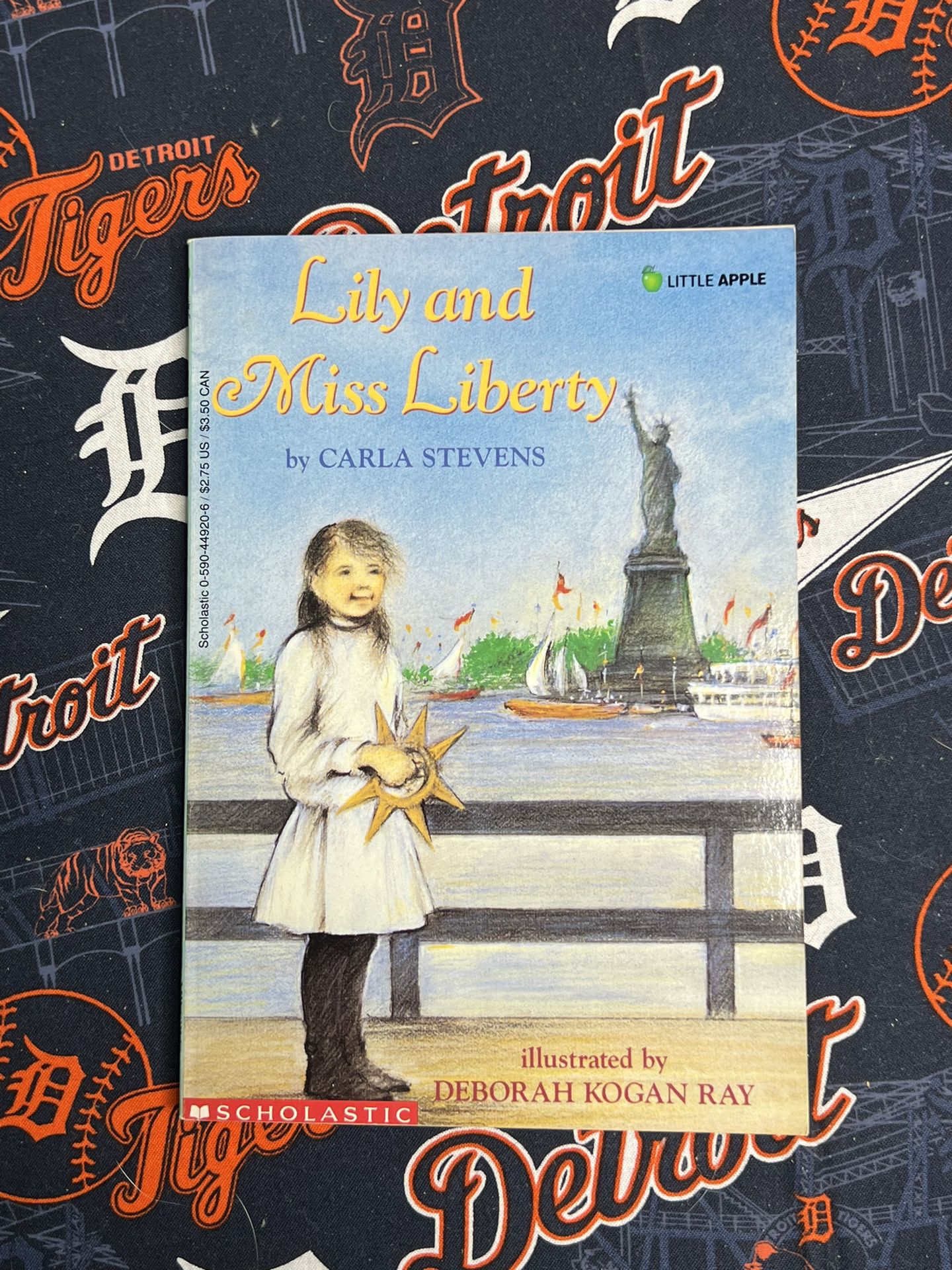 Lily And Miss Liberty By Carla Stevens Like New