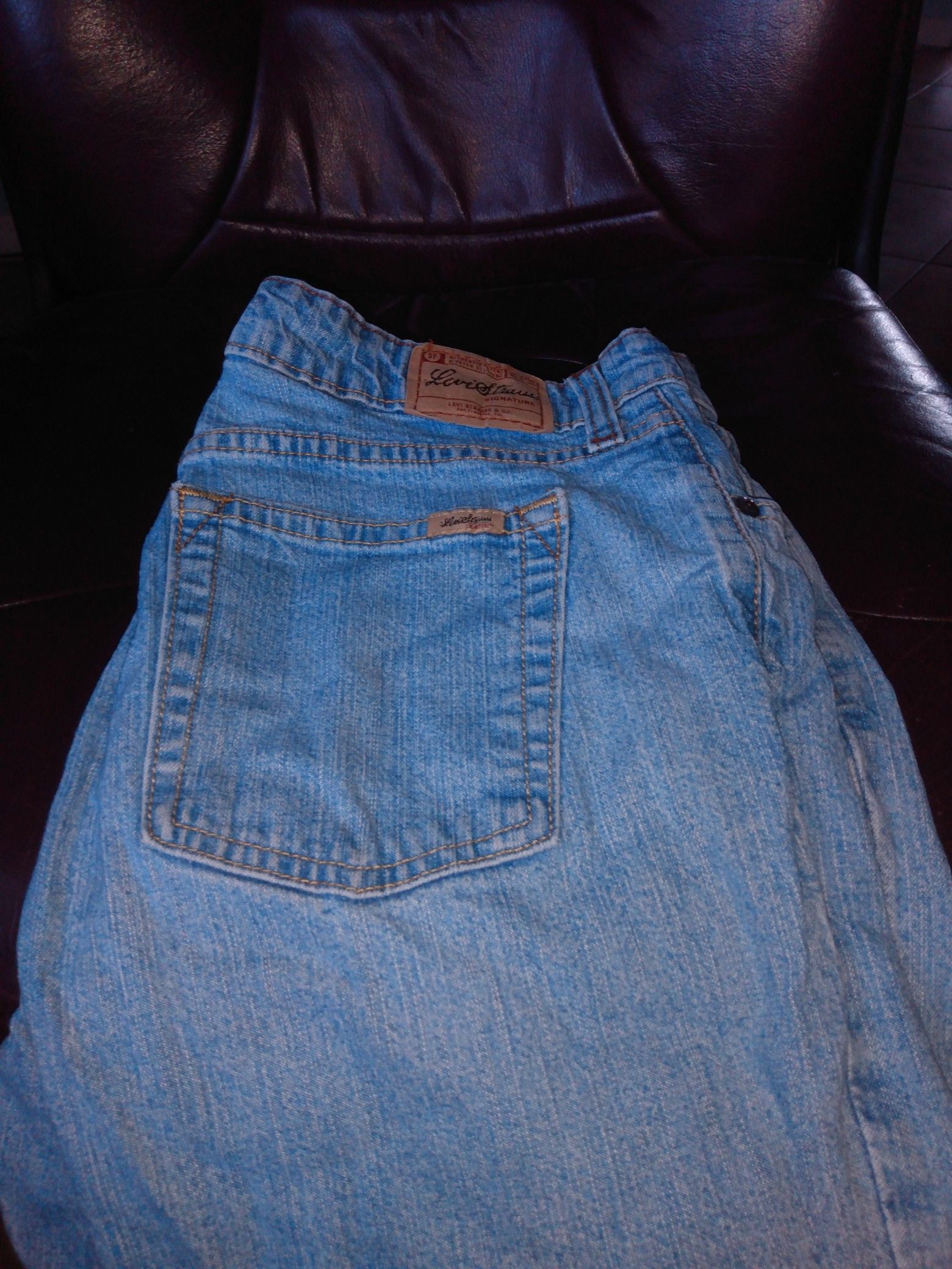 Levi Strauss Signature stretch capris