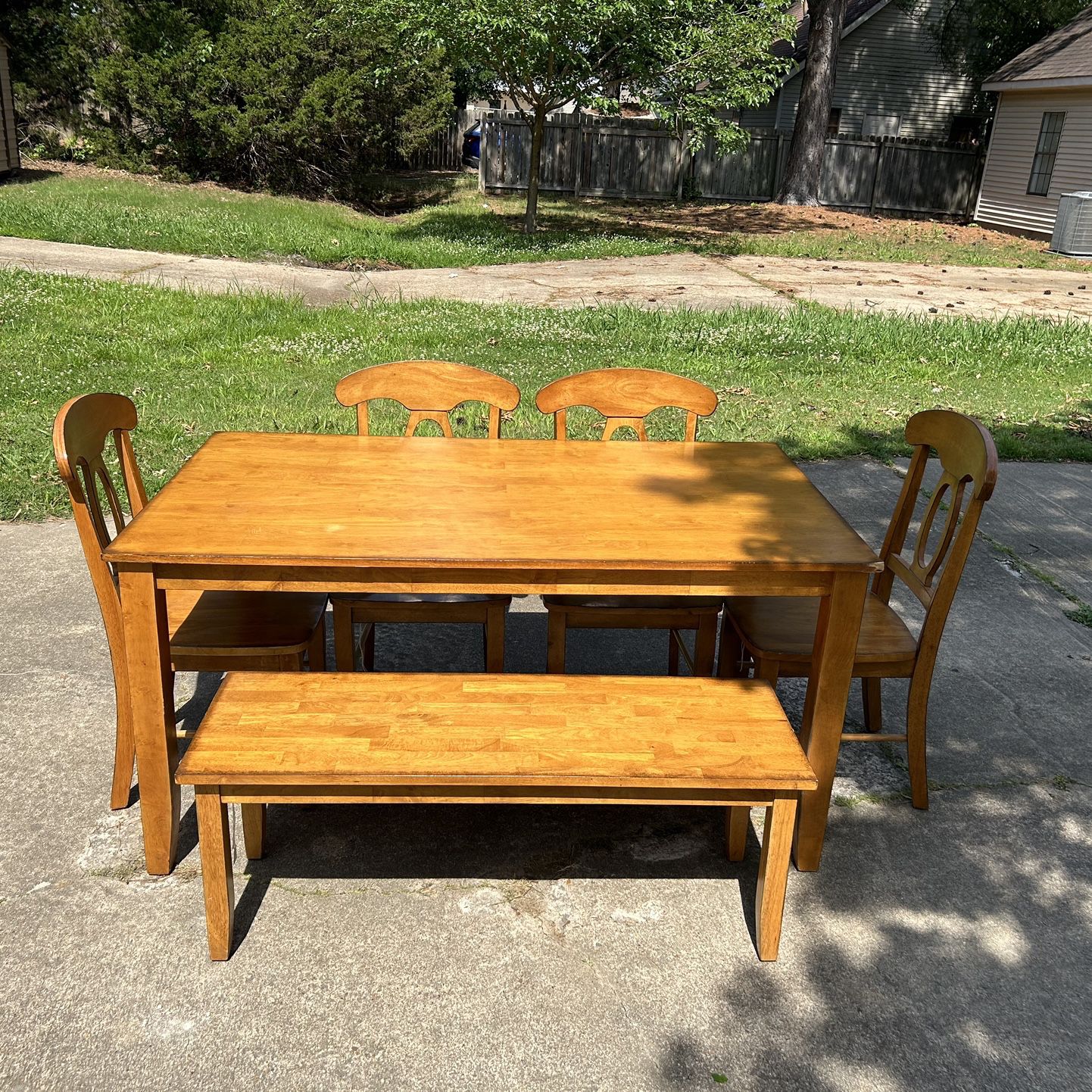 Kitchen Or dining Table With 4 Chairs And Bench 