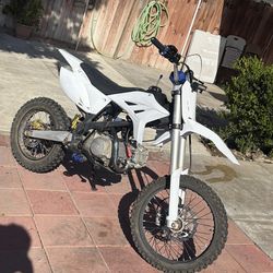 2021 Apollo Z40 140cc